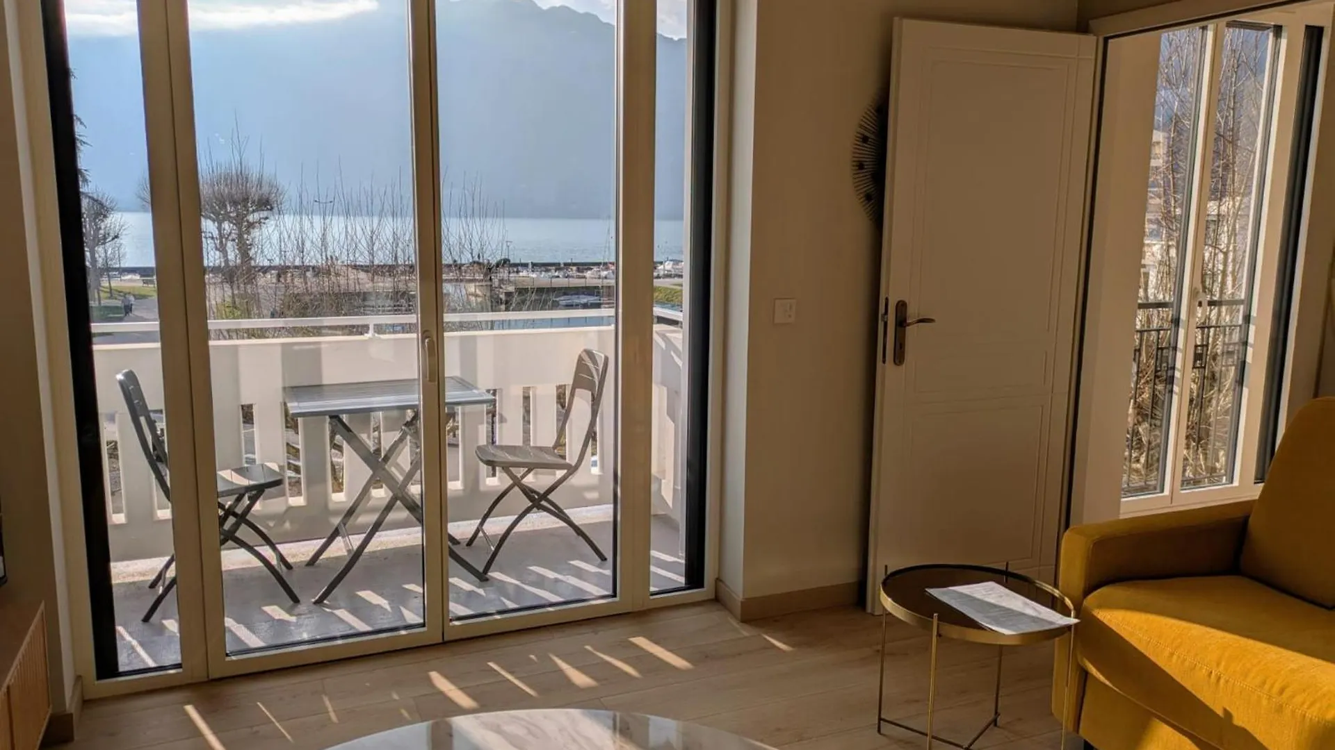 La Villa Du Petit Port - Appartements & Chambres Aix-les-Bains France
