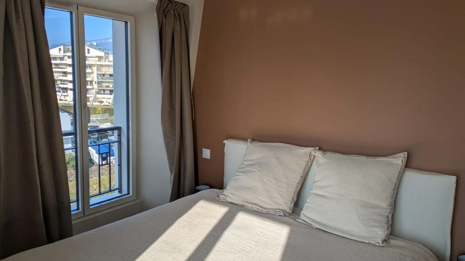 La Villa Du Petit Port - Appartements & Chambres Aix-les-Bains