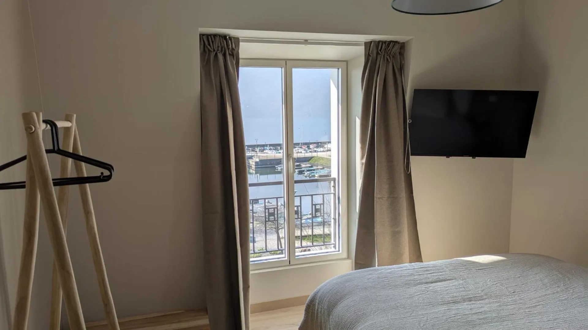 La Villa Du Petit Port - Appartements & Chambres Aix-les-Bains 0*,