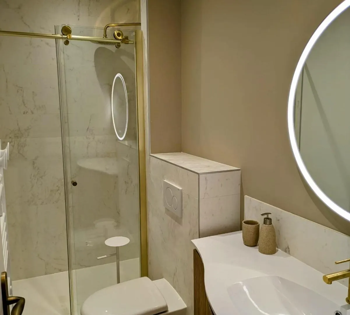 La Villa Du Petit Port - Appartements & Chambres Aix-les-Bains
