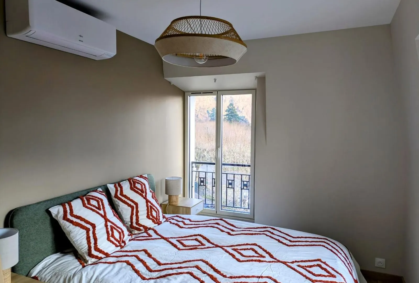 La Villa Du Petit Port - Appartements & Chambres Aix-les-Bains
