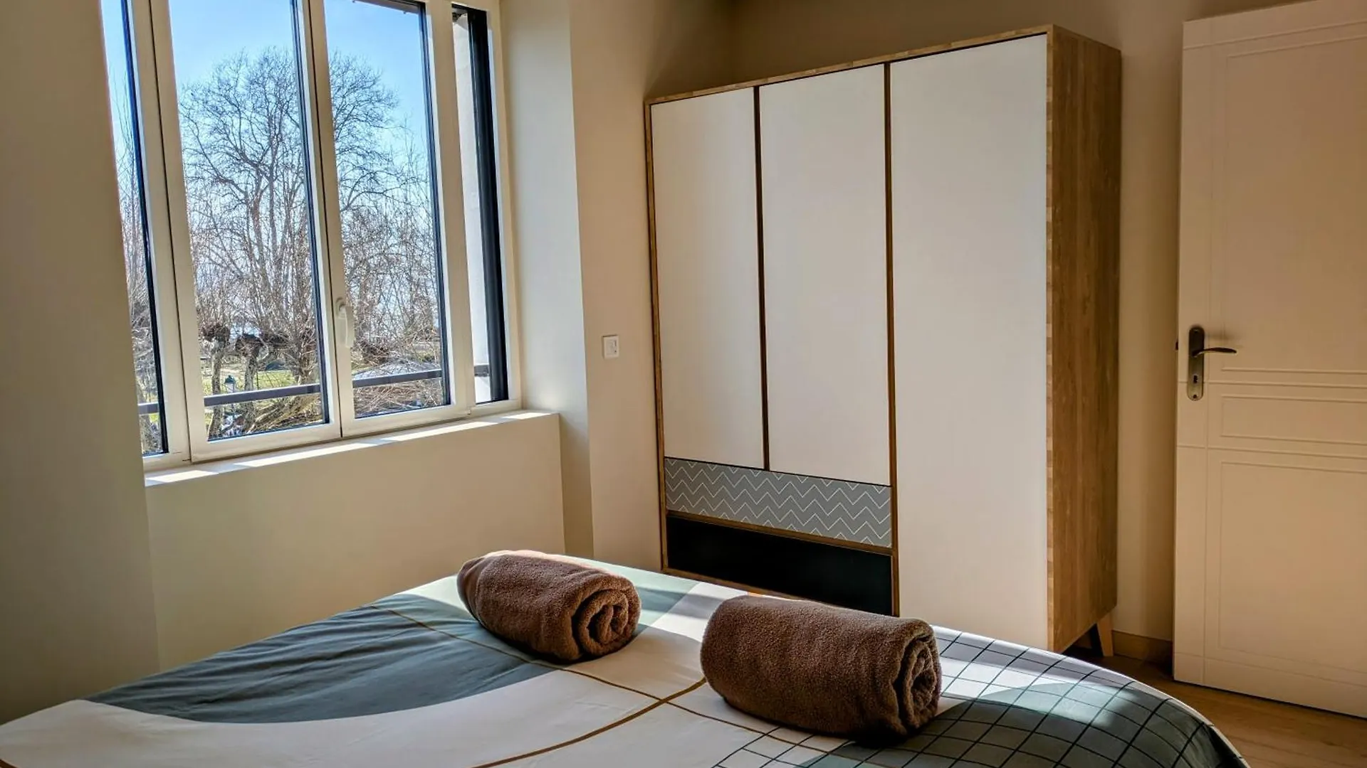 La Villa Du Petit Port - Appartements & Chambres Aix-les-Bains