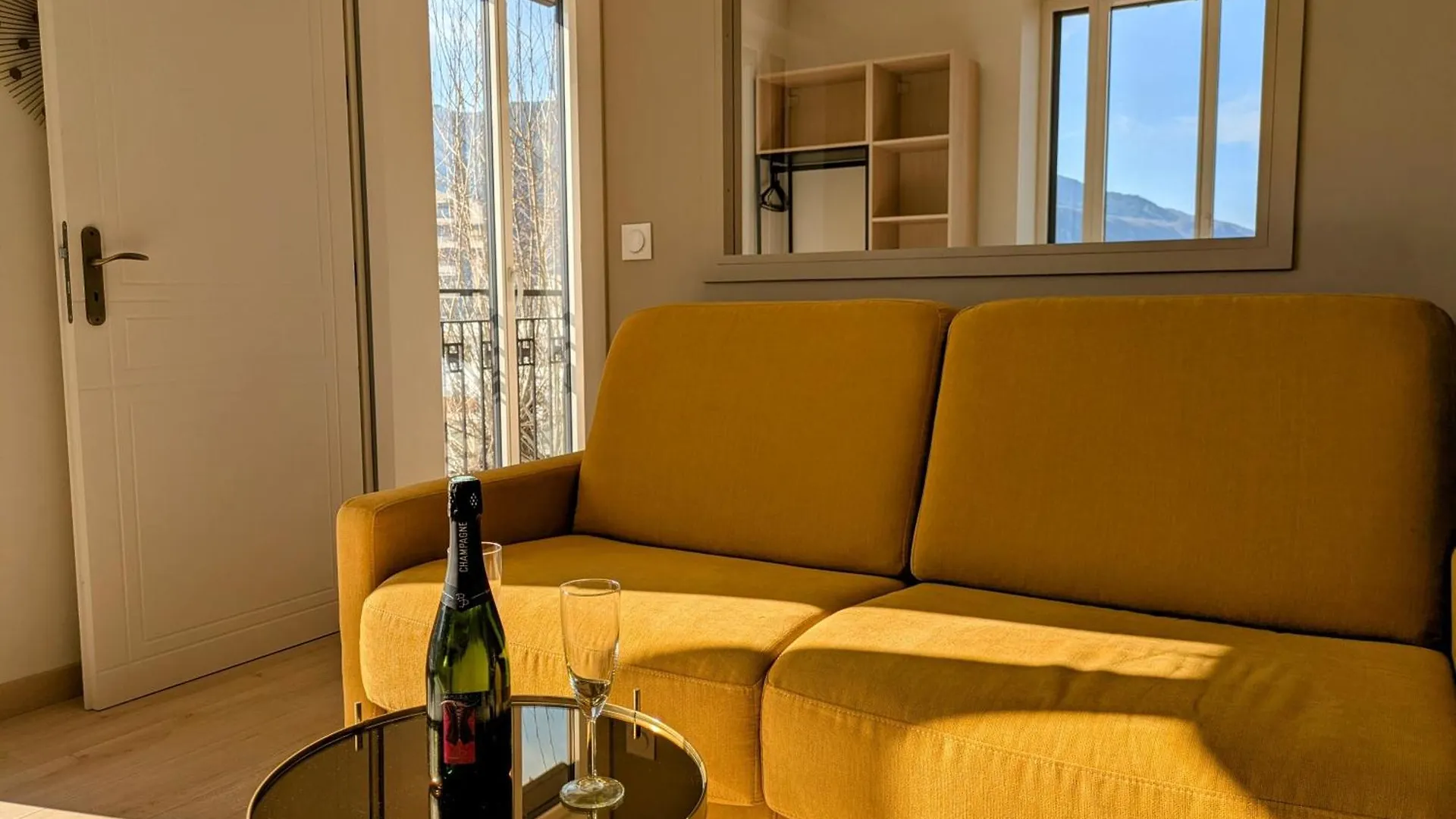 La Villa Du Petit Port - Appartements & Chambres Aix-les-Bains 0*,  France