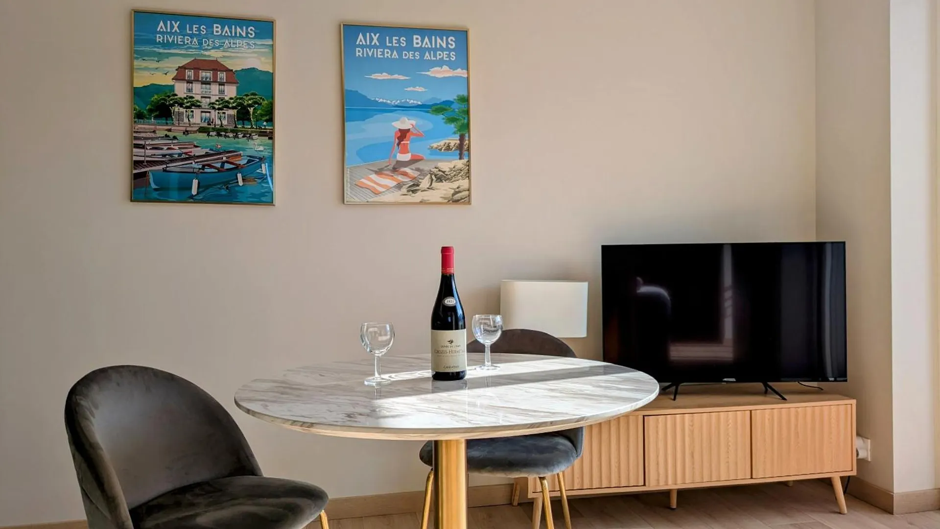 La Villa Du Petit Port - Appartements & Chambres Aix-les-Bains 0*,