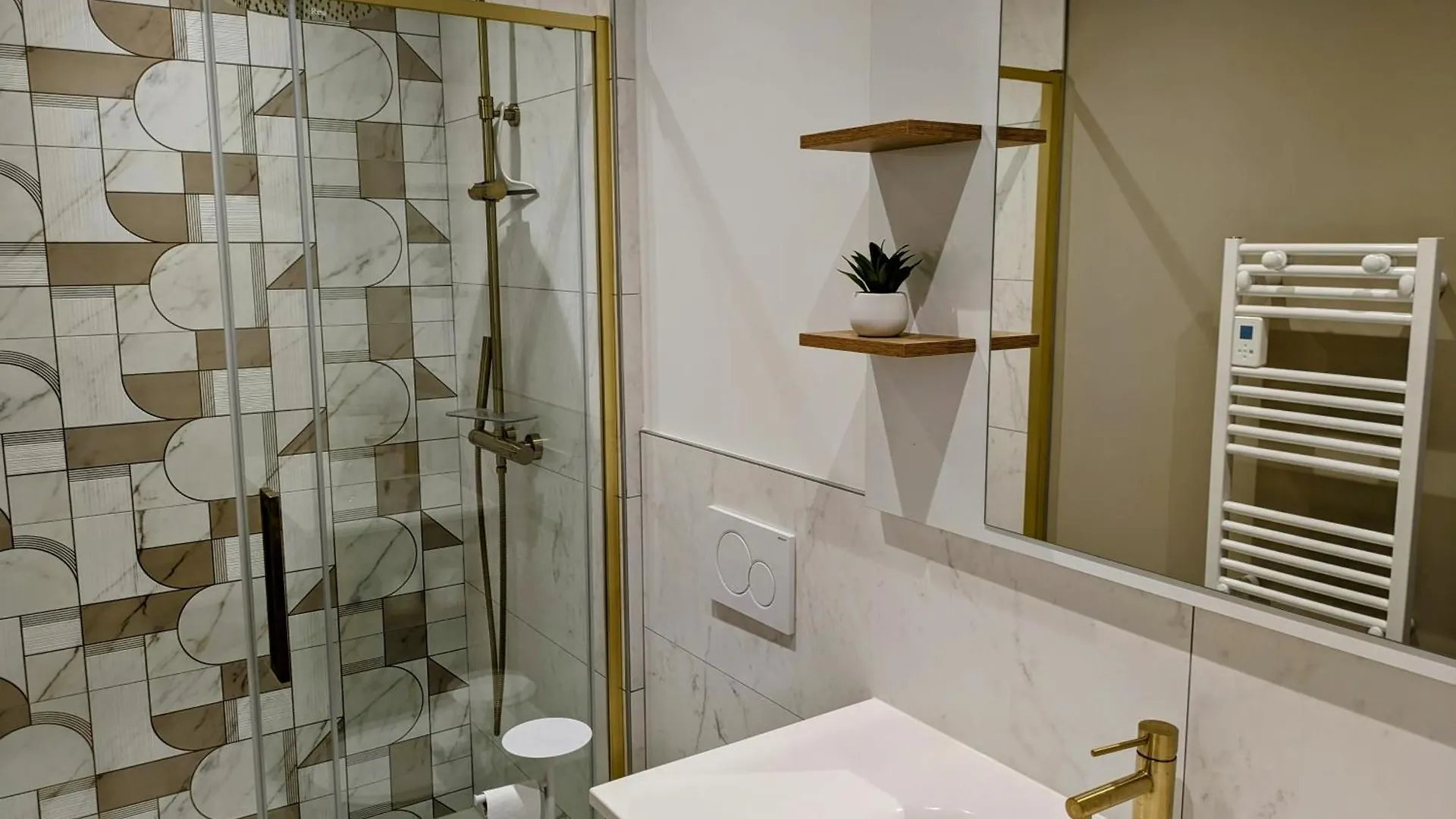 La Villa Du Petit Port - Appartements & Chambres Aix-les-Bains 0*,
