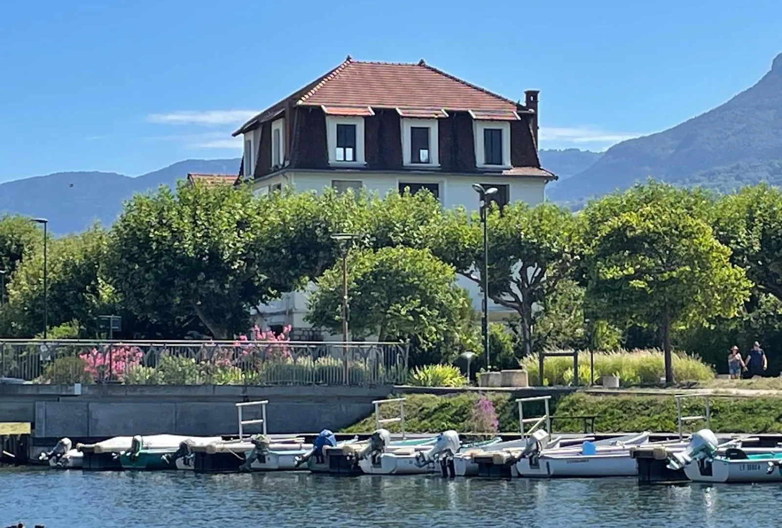 La Villa Du Petit Port - Appartements & Chambres Aix-les-Bains