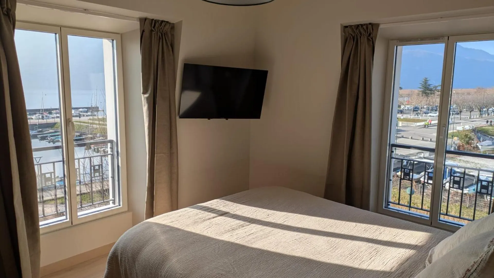 Apartment La Villa Du Petit Port - Appartements & Chambres Aix-les-Bains